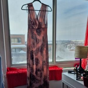 Chic Floral Maxi Dress in Pink Or Navy